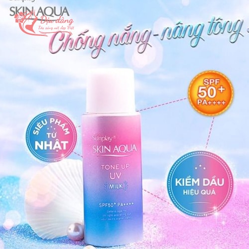 kcn-dang-sua-cho-da-dau-nang-tone-skin-aqua