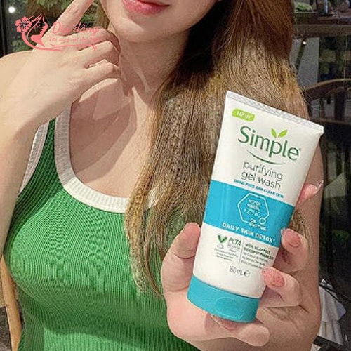 sua-rua-mat-simple-purifying-gel-wash-co-tot-khong