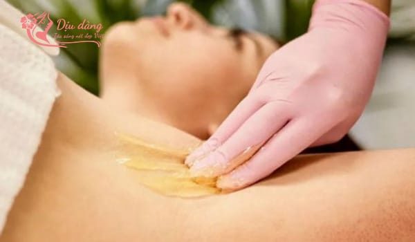 cach-wax-long-nach-khong-bi-tham